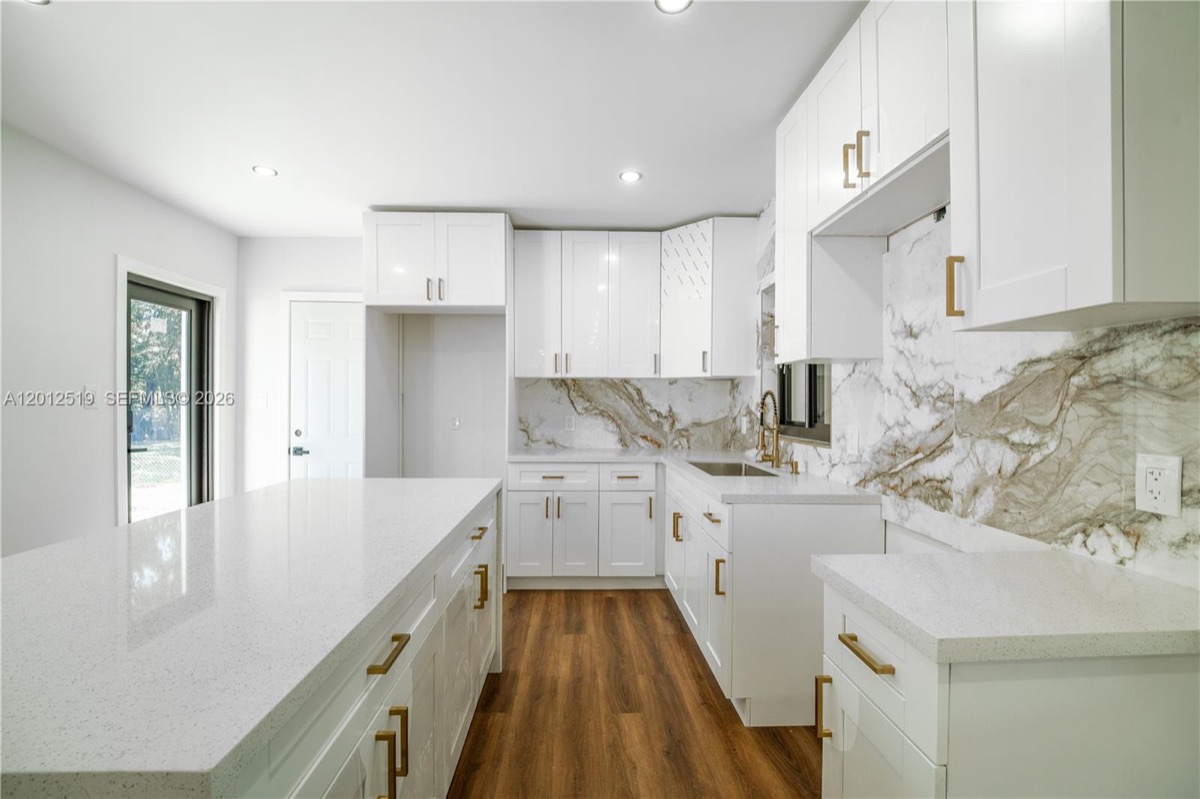 220 NW 144th St kitchen